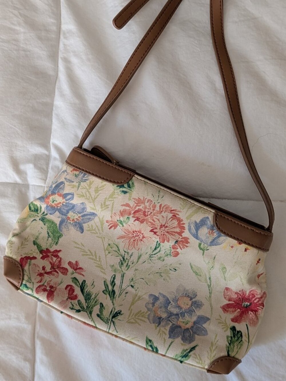 RELIC Vintage Floral Tapestry Crossbody Bag Cottagecore Faux Leather Trim Purse